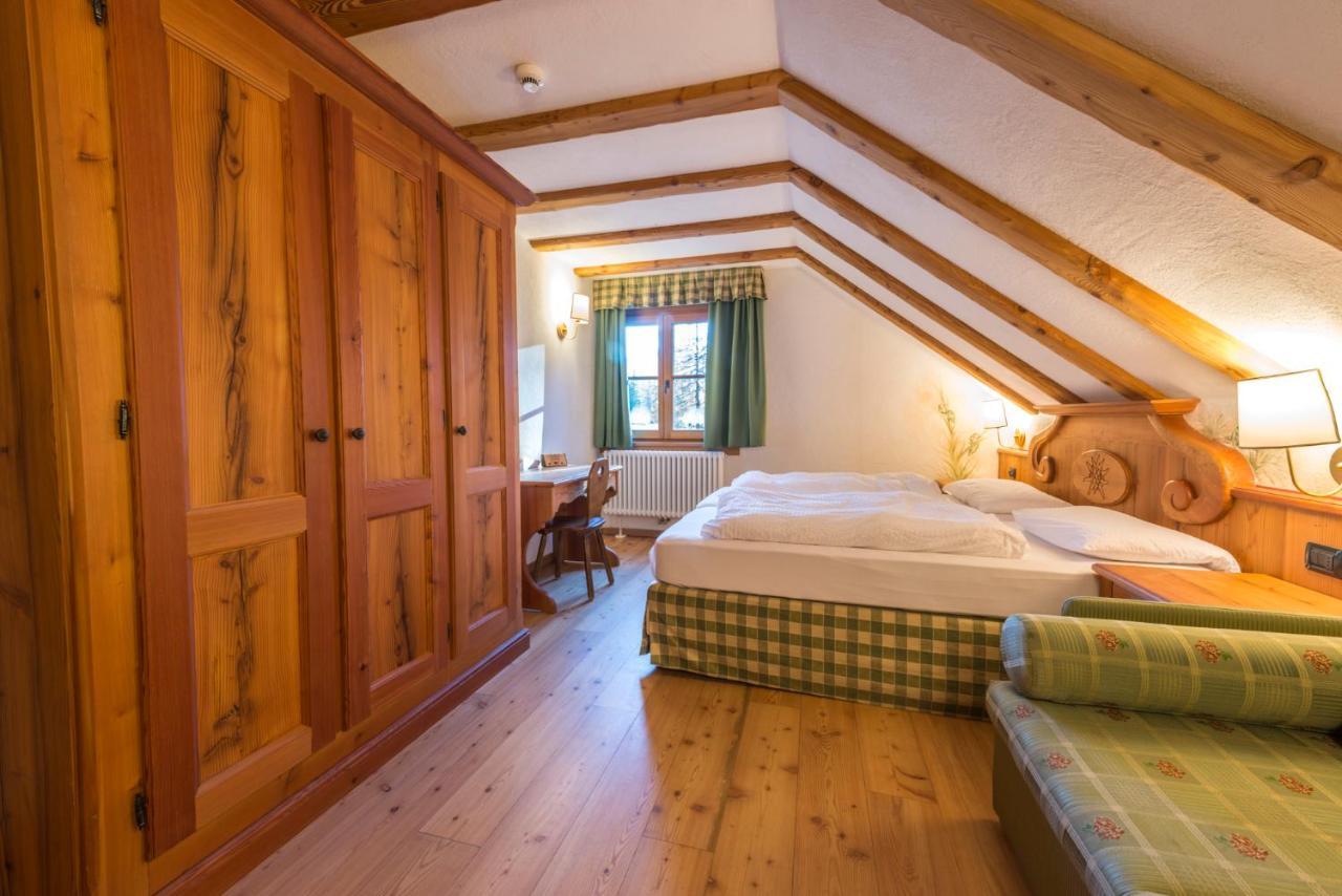 Rifugio Lago Nambino Madonna di Campiglio Ngoại thất bức ảnh